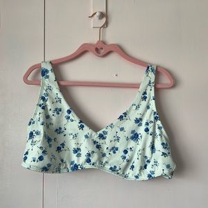 hollister floral bikini top